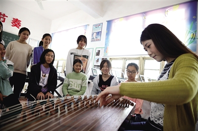 【衡陽晚報】“走出去”“請進(jìn)來”，衡陽幼高專結(jié)對幫扶衡南縣松江聯(lián)合學(xué)校長嶺校區(qū)—— 為留守兒童打開藝術(shù)殿堂“大門”