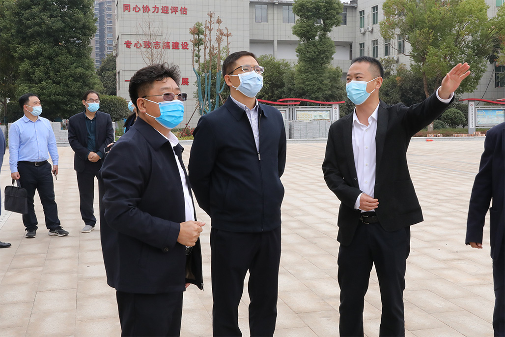 湖南省教育廳職成處處長(zhǎng)崔書芳來(lái)我校調(diào)研指導(dǎo)工作