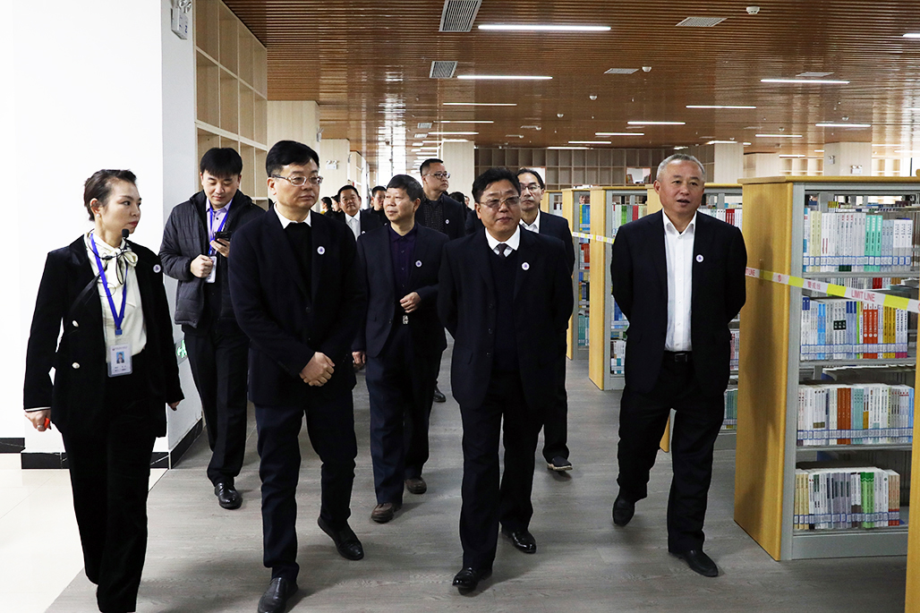 衡陽(yáng)幼兒師專舉行北校門啟用暨圖書館開(kāi)館儀式