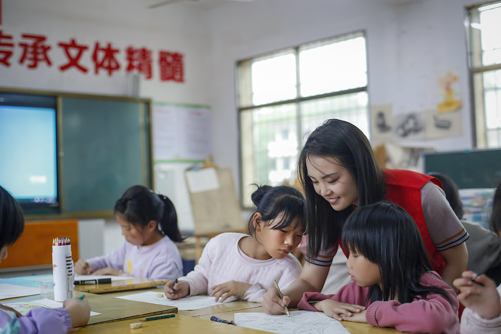 “藝”起成長(zhǎng)，伴你同行 ——衡陽幼兒師專志愿者赴衡南縣松江聯(lián)合學(xué)校長(zhǎng)嶺校區(qū)開展支教幫扶活動(dòng)